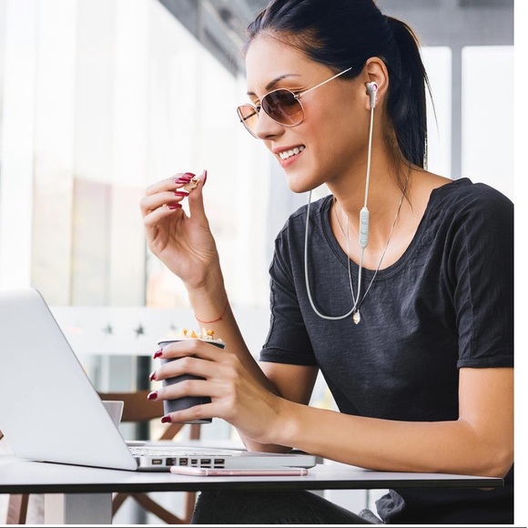 Cylo Cobra Wireless Earbuds - Picture 4 of 4